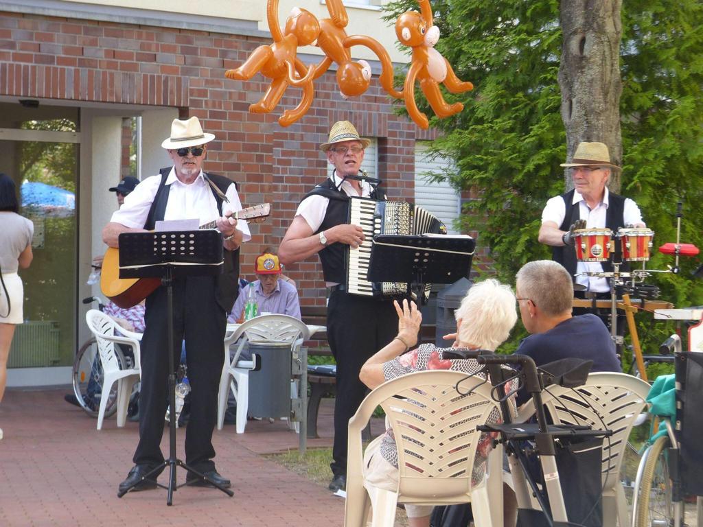 Read more about the article Sommerfest in der Senioren-Residenz Salzgitter-Thiede